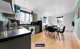 Modern, Central & Comfy Apt By Stay Smart Short Lets & Serviced Accommodation Deptford With Free Wifi